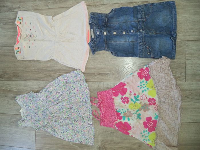 Lot 4 robes 3 ans pour l'été - photo numéro 1