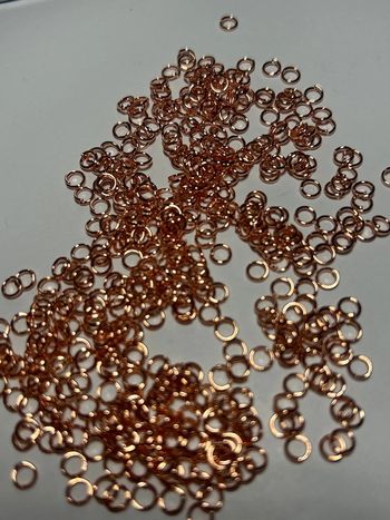 A801, Anneaux dorés roses 4mm en vrac