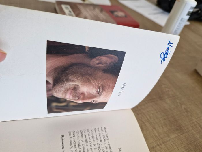 Livre dédicacé Marc Levy - photo numéro 7