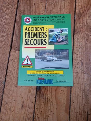 Livre accidents premiers secours en très bon état