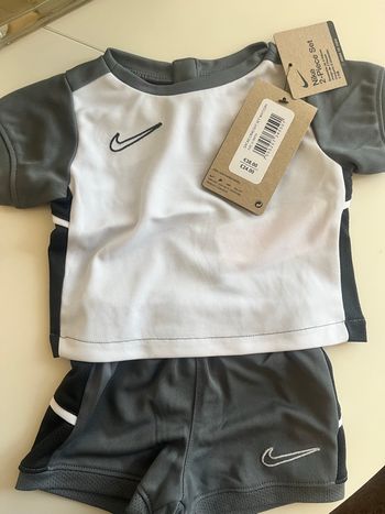 Ensemble Nike