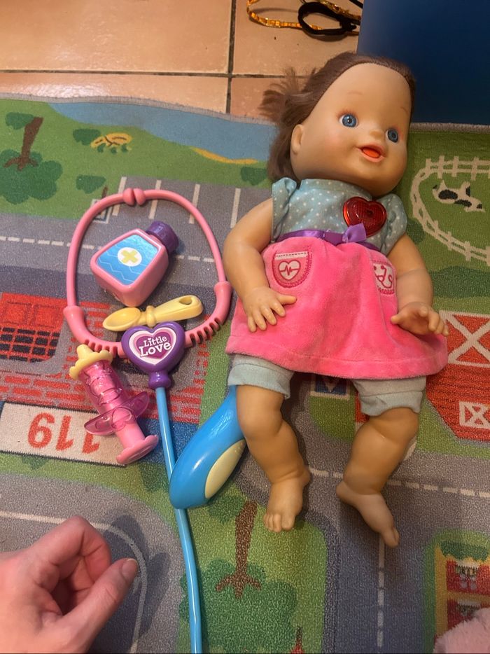 Poupée  a soigner  Little love  V tech - photo numéro 2