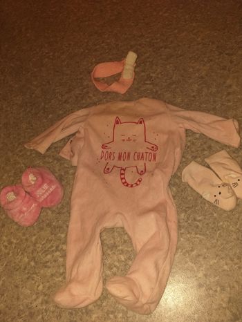 Lot vêtements bébé