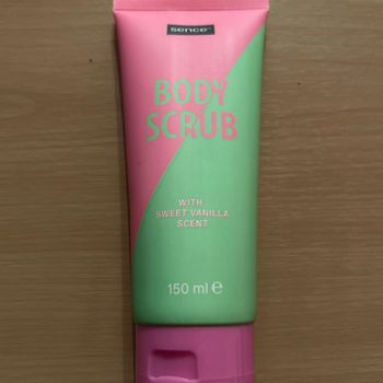 1 scrub corps 150 ml neuf