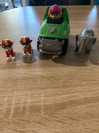 Véhicule jungle, éléphant et 3 figurines pat patrouille