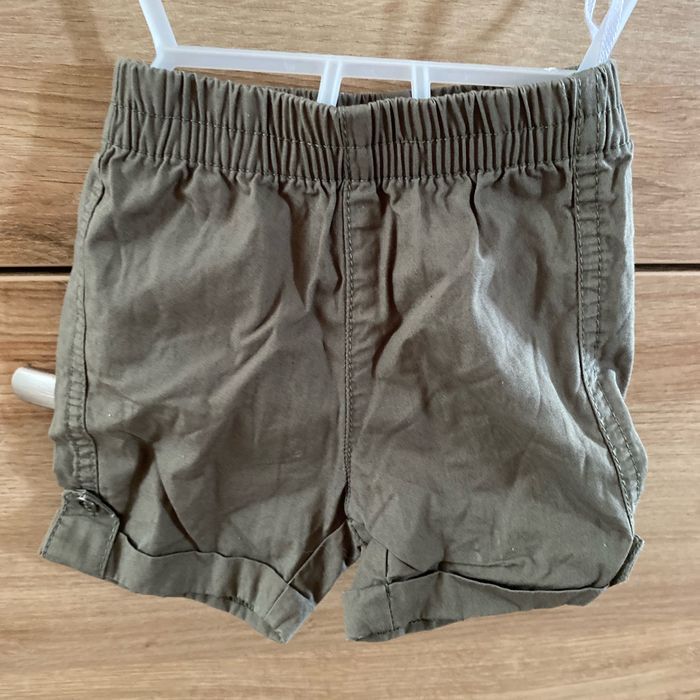 Short. Neuf. 3 mois.