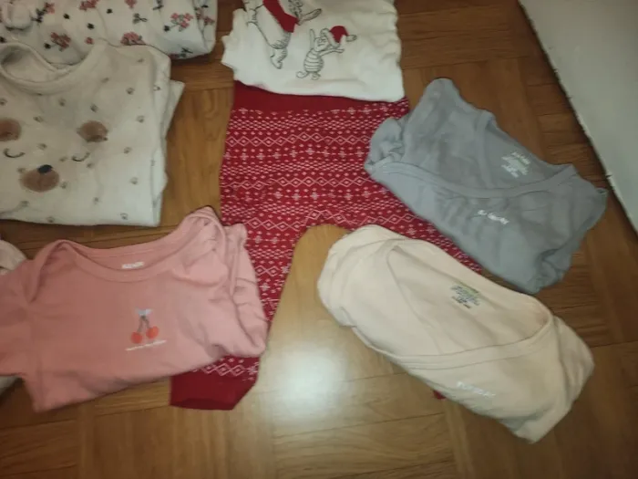 Lot de pyjama taille 12 mois et 3 body - photo numéro 17