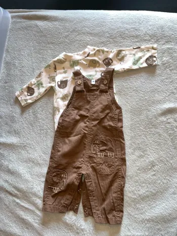 Ensemble haut+salopette