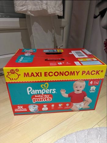 Couches pampers - taille 4