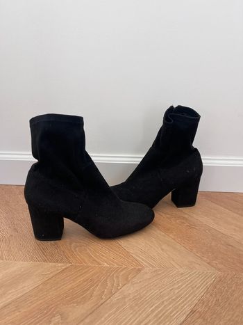Bottines à talons noir Stradivarius