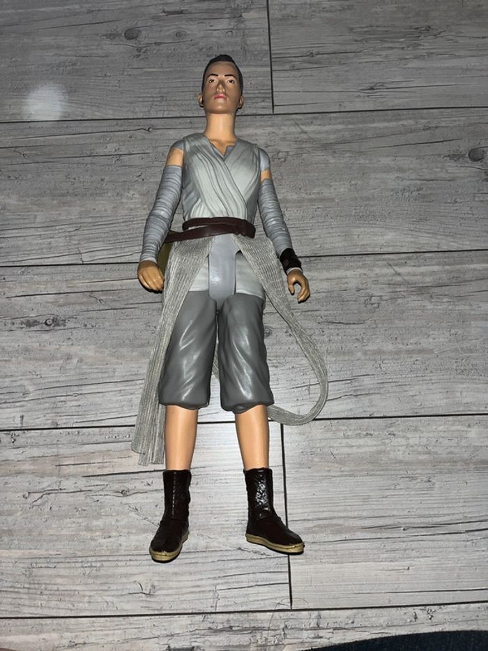 Figurine grand modèle stars wars Rey