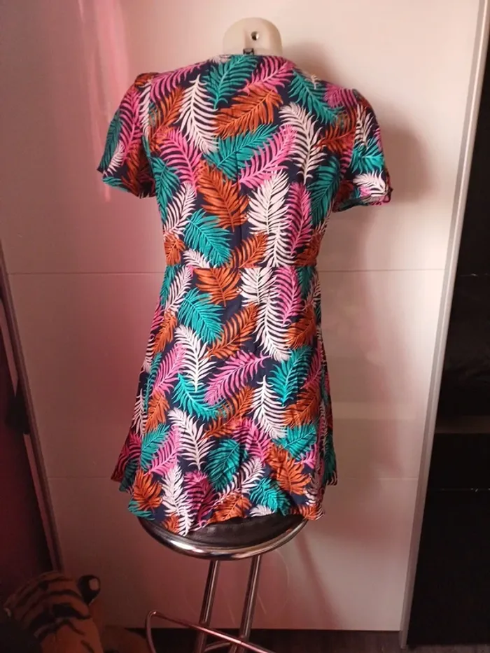 Jolie robe légère colorées motifs feuille taille S - photo numéro 5