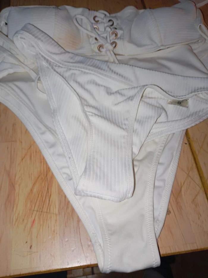 Maillot blanc comme neuf - photo numéro 6