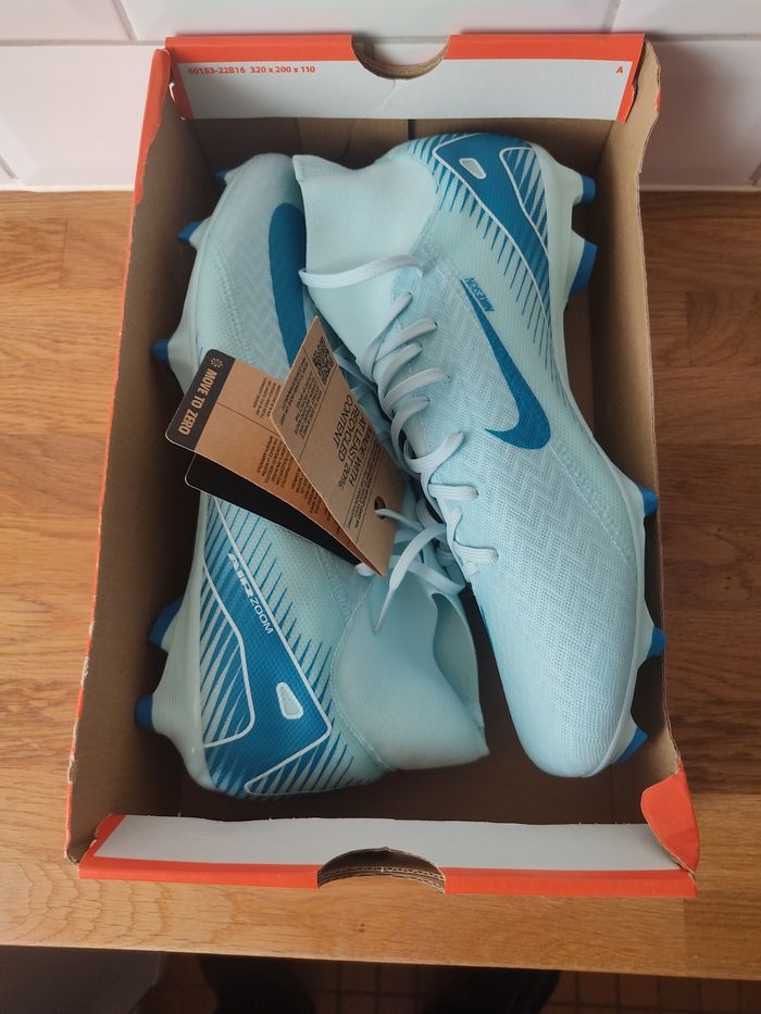 Crampons Nike T 45.5 - photo numéro 6