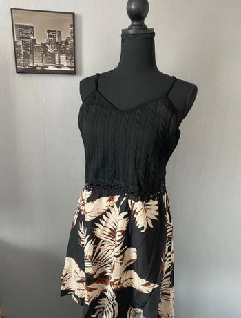 Robe à bretelles réglables imprimé tropical