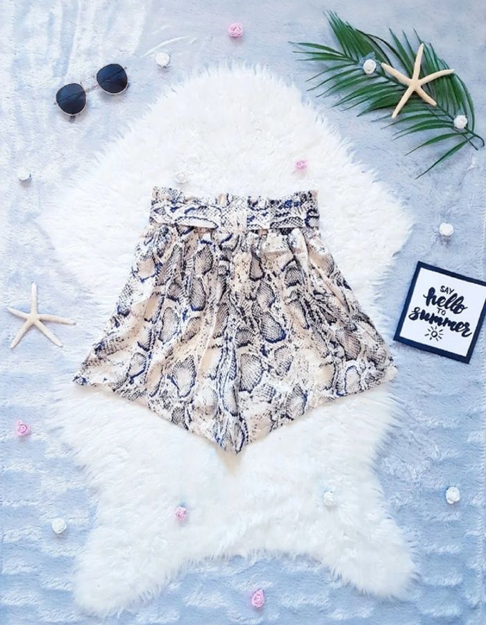 Short peau de serpent taille haute à ceinture - T.S ou T.36 🖤 - photo numéro 2