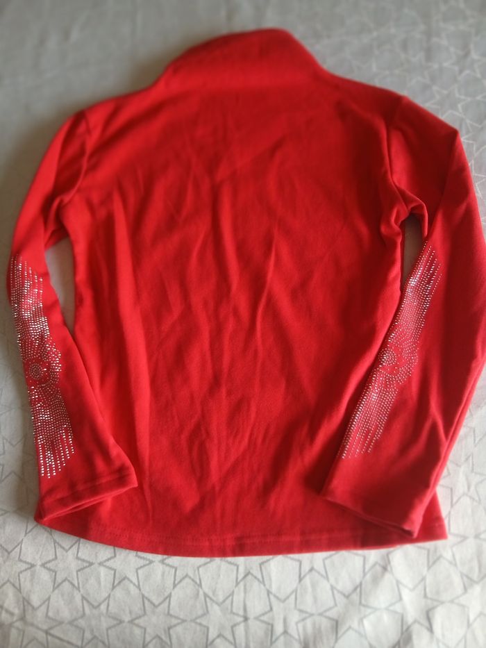 Pull a col roulé rouge a strass M - photo numéro 4