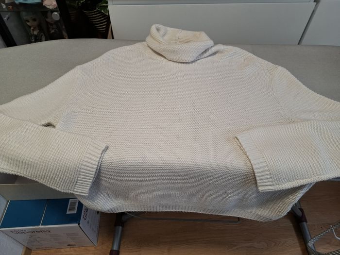 Joli pull femme H&M Divided crème S col roulé "boule" très bon état - photo numéro 3