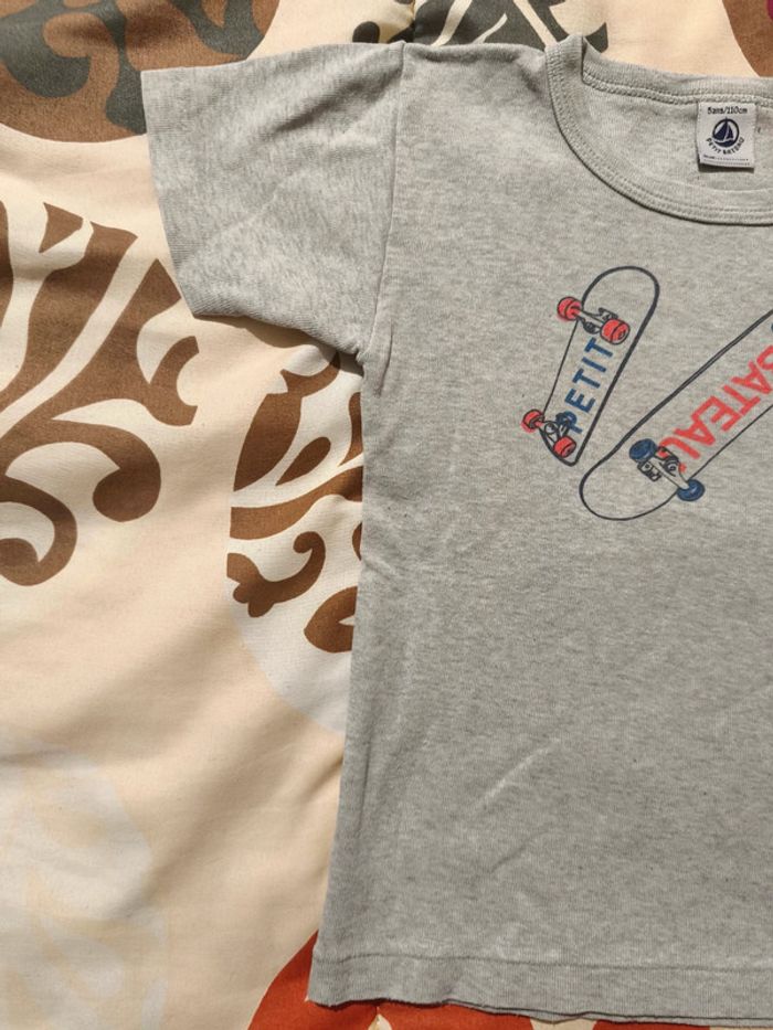 Tee shirt Petit Bateau 5 ans - photo numéro 2