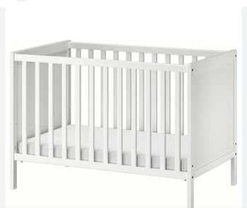 Lit bébé avec matelas