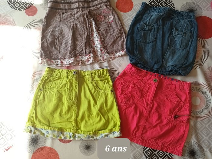 Lot 4 jupes taille 6 ans - photo numéro 2
