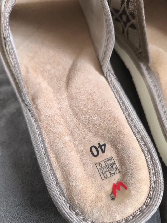 Jolies pantoufles cuir et tissu - photo numéro 6