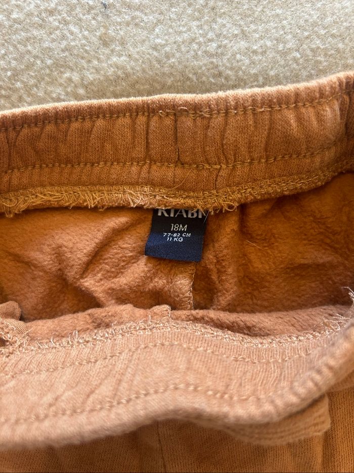 Lot de 3 joggings survêtement taille 18 mois - photo numéro 4