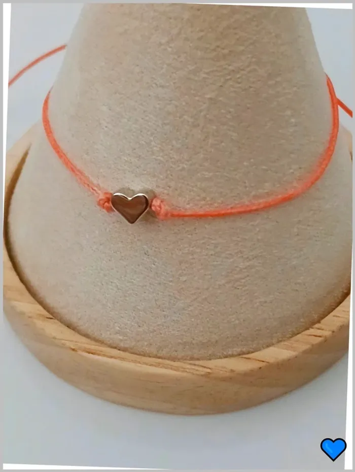 Bracelet cordon orange coeur ,look du jour