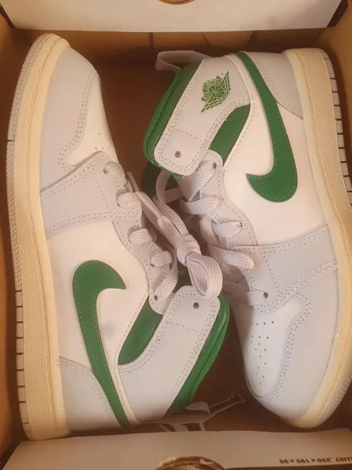 Nike Air Jordan 1 Mid (34) - photo numéro 9