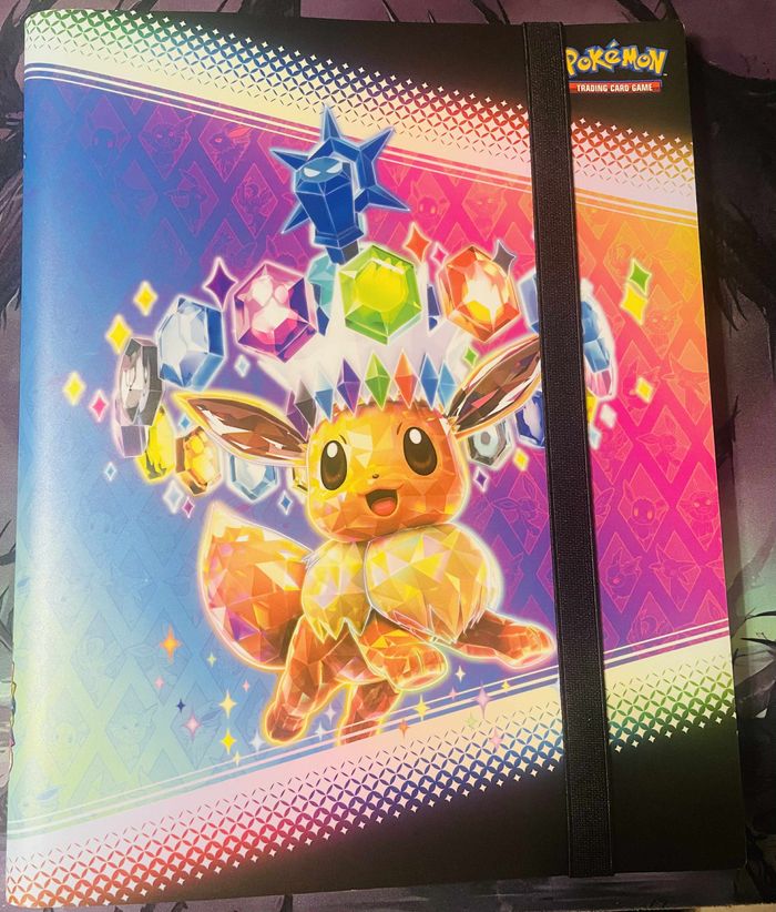 🦊 Classeur Évoli – Série Évolutions Prismatiques – Officiel Pokémon – Neuf – 20 € l’unité 🃏