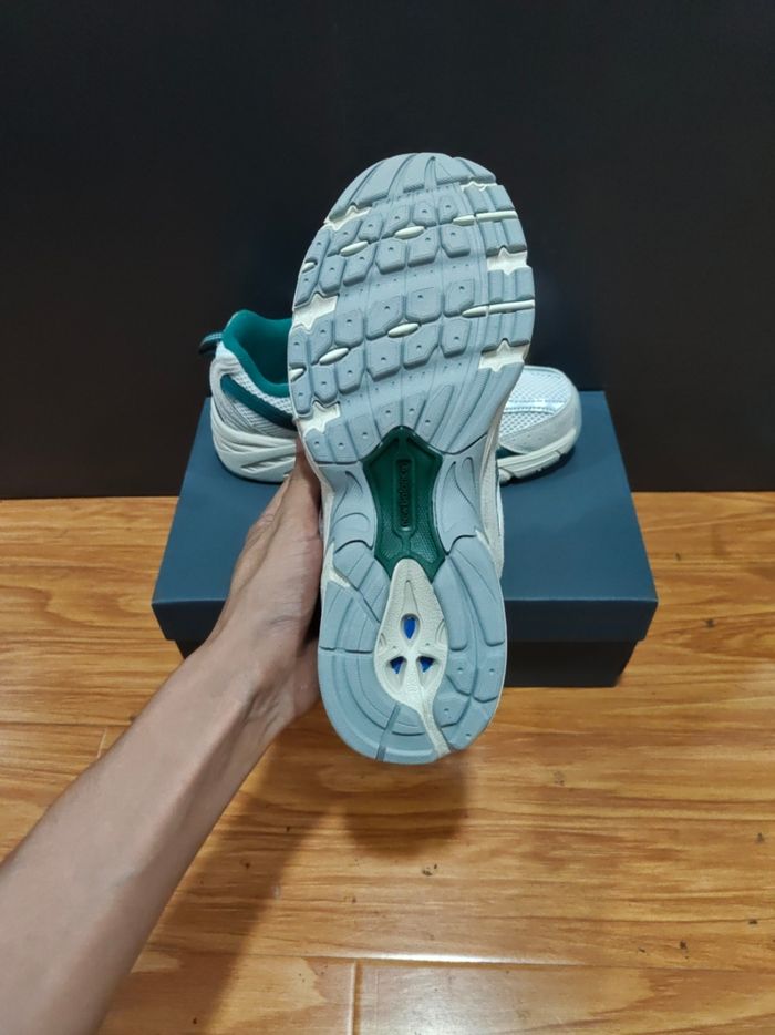 New Balance 530
Beige Green Taille 43 - photo numéro 5