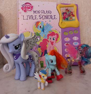 Livre et figurines My little pony