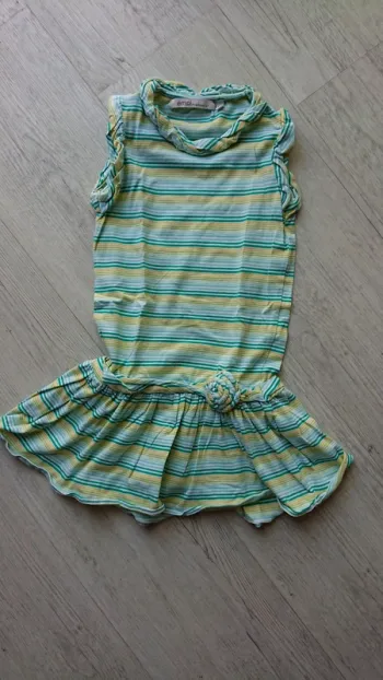 Robe neuve 4 ans