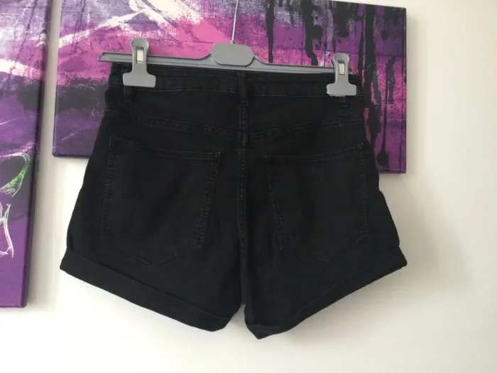 Short court noir H&M T40 - photo numéro 2