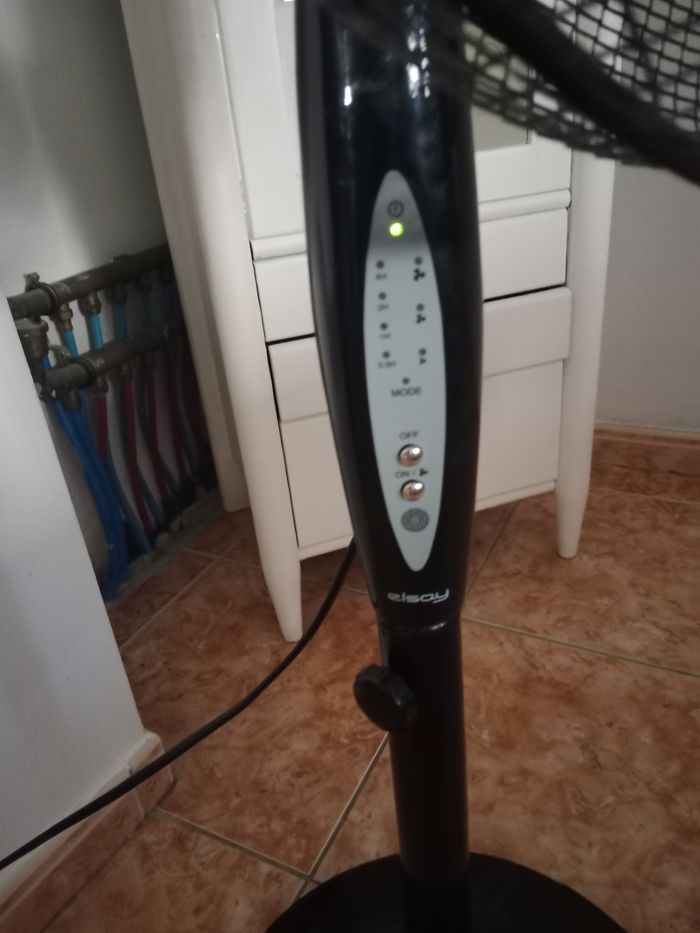 Vend Ventilateur avec télécommande - photo numéro 2