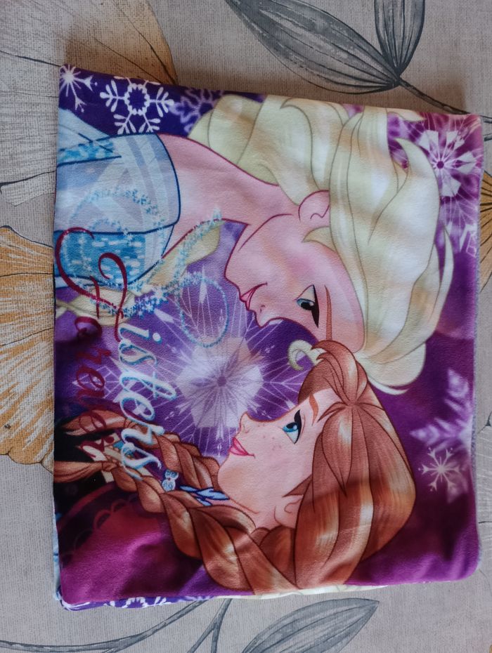 Cache-cou la reine des neiges - photo numéro 2