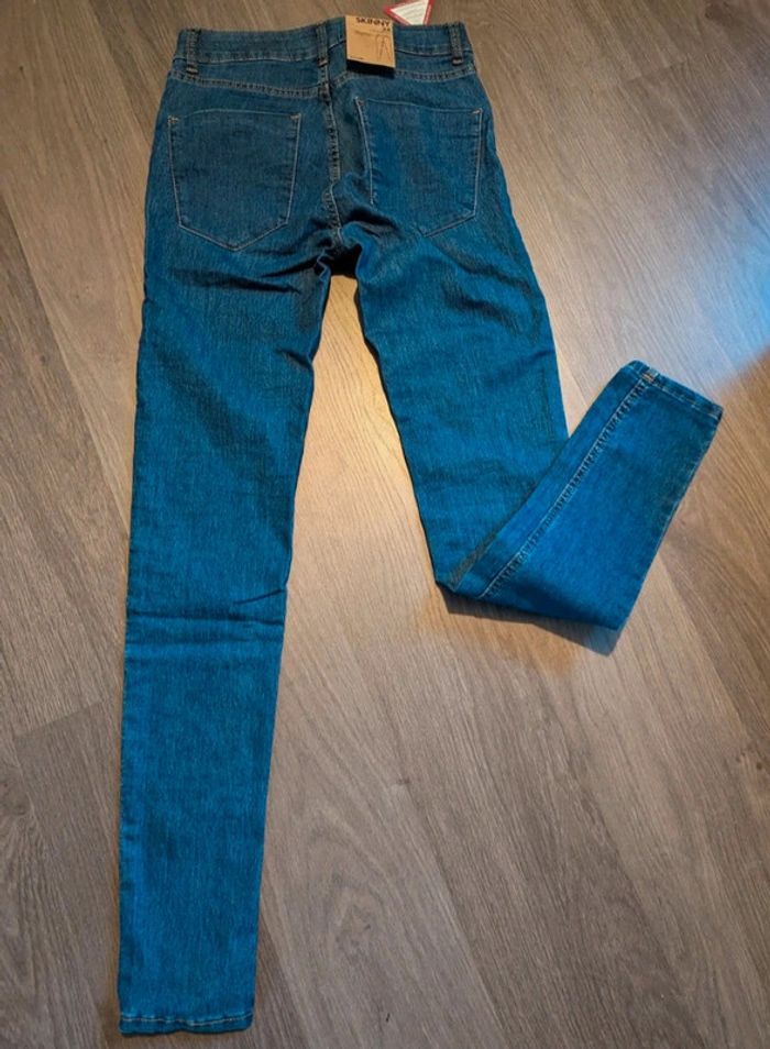 Magnifique Jean skinny taille 34 Kiabi neuf avec étiquette - photo numéro 2