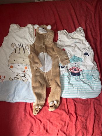 Lot gigoteuse et combinaison bébé