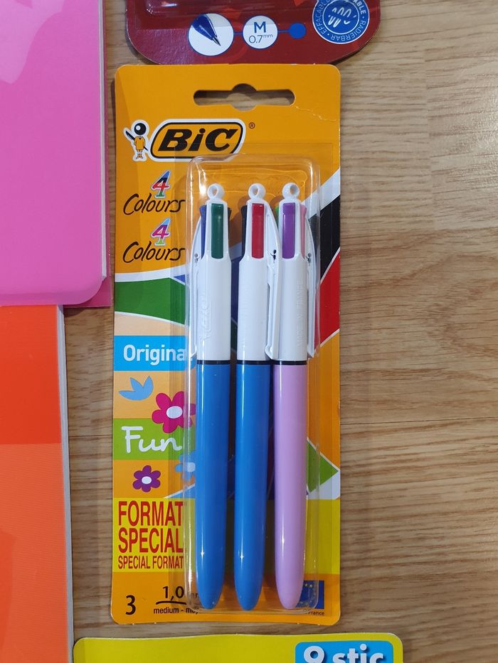 Lot COMPLET de fournitures scolaires NEUF - photo numéro 6