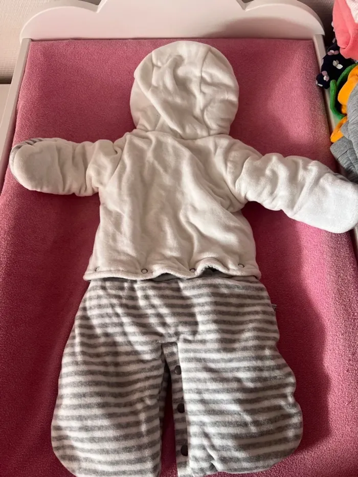 Combinaison chaude taille 1 mois - photo numéro 2
