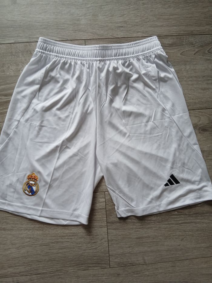 Maillot du Réal Madrid et short - photo numéro 4