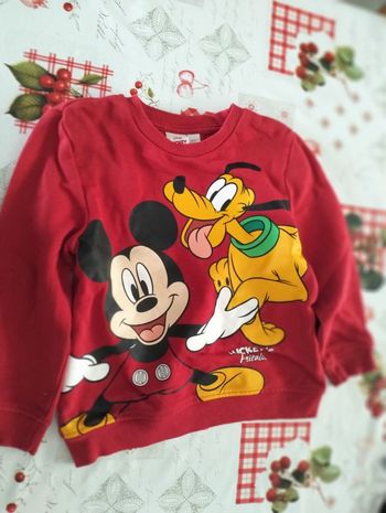 Pull rouge Mickey (4-5 ans) 110 cm