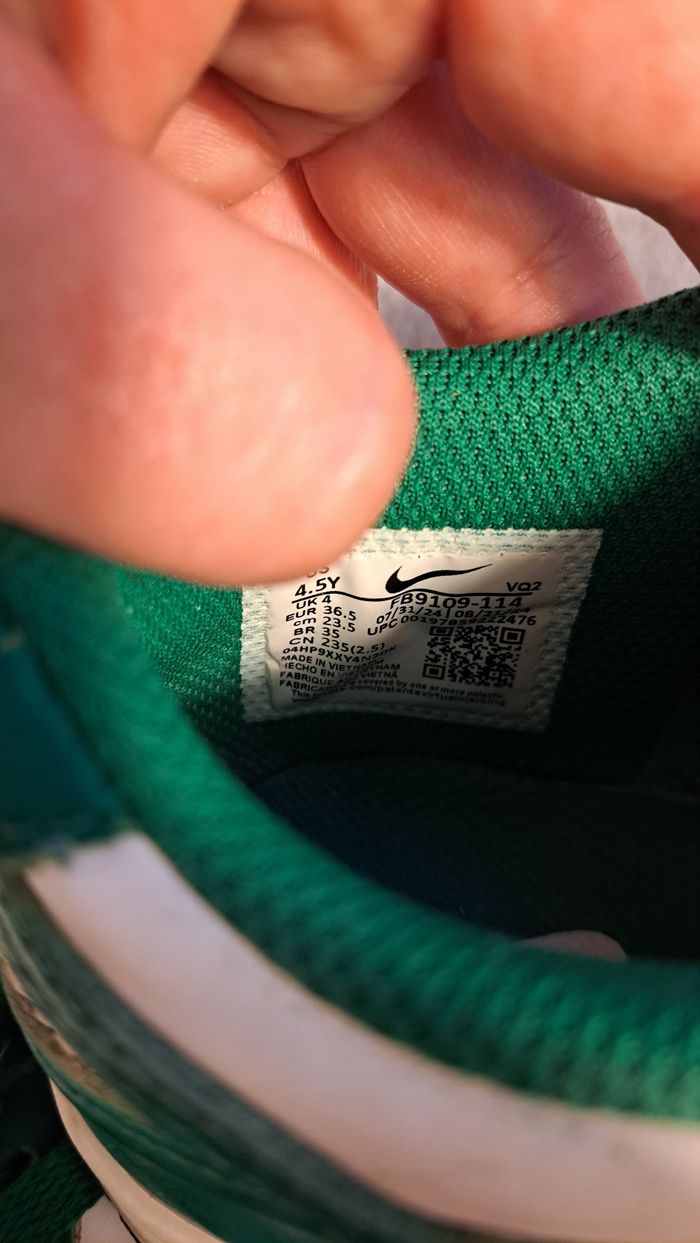 Chaussure Nike dunk low rétro pointure 36.5 vert et blanc - photo numéro 9