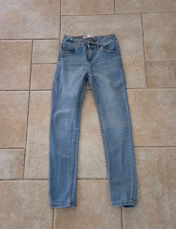Jean Levi’s Skinny Taper – bleu clair – garçon/fille 10 ans (140 cm) – excellent état'