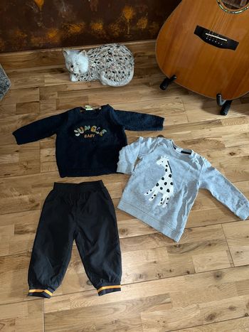 Lot vêtements pull/pantalon TAO/h&m 12mois nickel