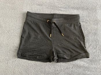 Short de sport, taille 38, neuf