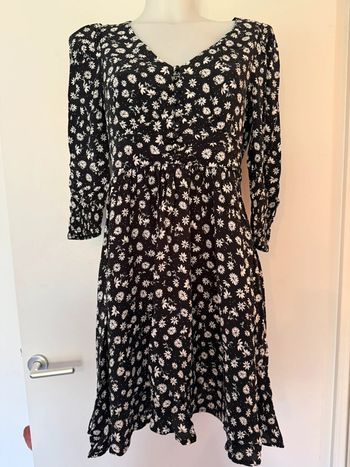 Robe noire à fleurs Promod