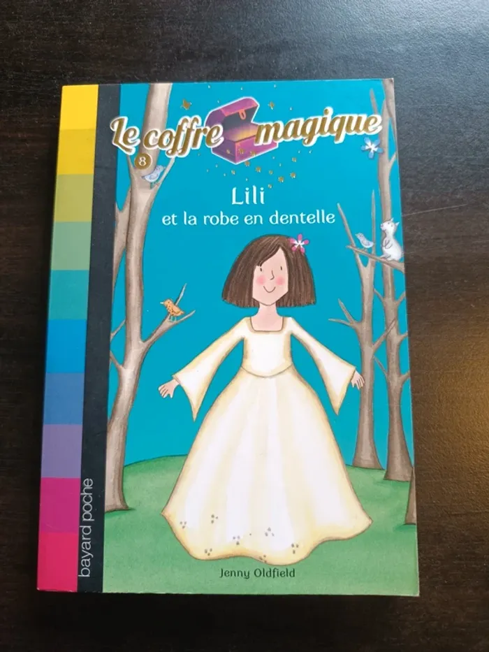 Livre LE COFFRE MAGIQUE: LILI ET LA ROBE EN DENTELLE - Jenny Oldfield