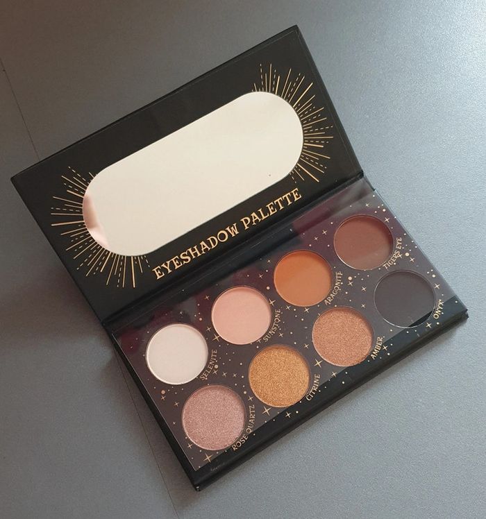 Palette de maquillage neuve - photo numéro 2