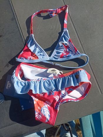 Maillot de bain longboard taille 4 ans